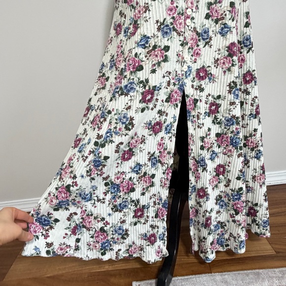 Floral Sleeveless Maxi Dress - Picture 7 of 14